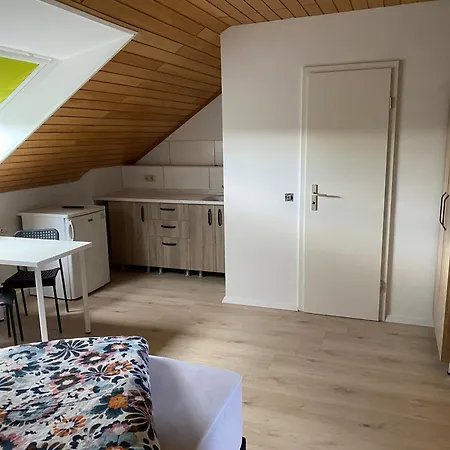 Apartment Berghuelen Zimmer *