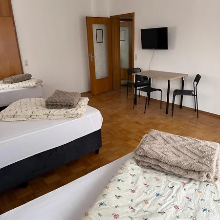 Apartment Berghülen Zimmer